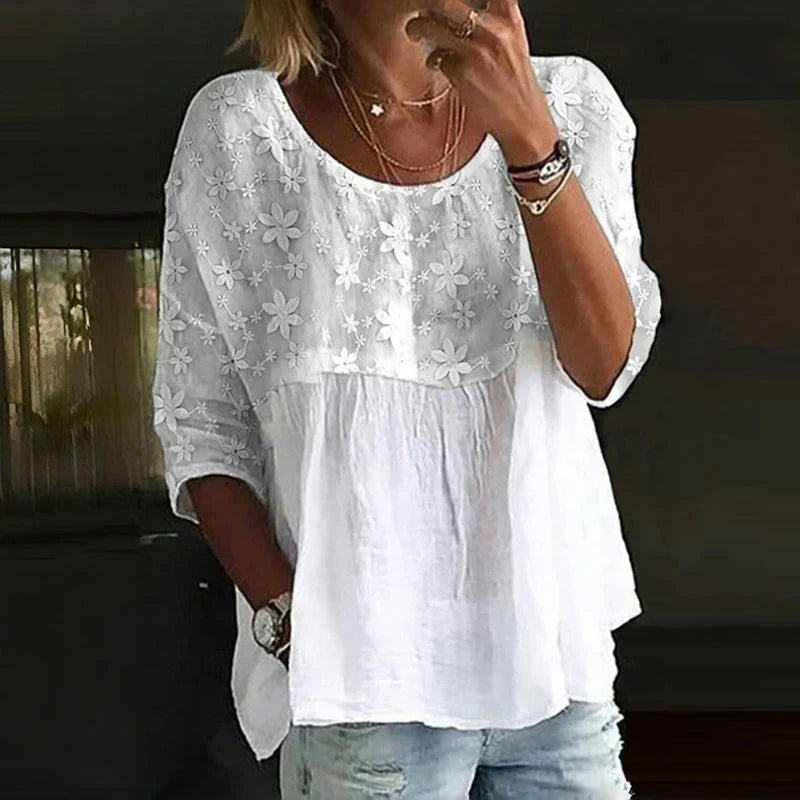 Blusa con retazos florales bordados