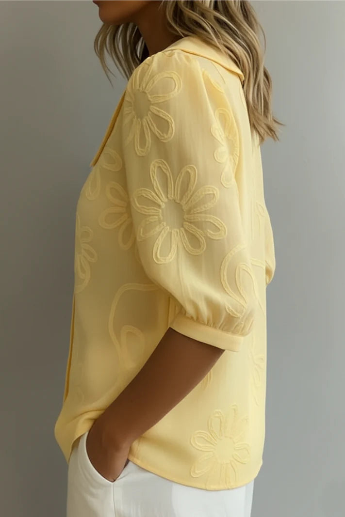Anne - Elegante blusa con flores bordadas