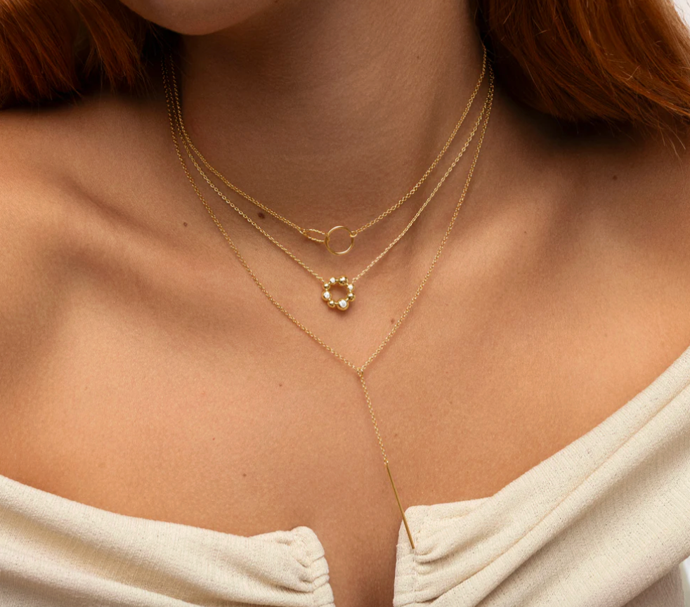 Collar Eterna – Sofisticación Minimalista en Baño de Oro