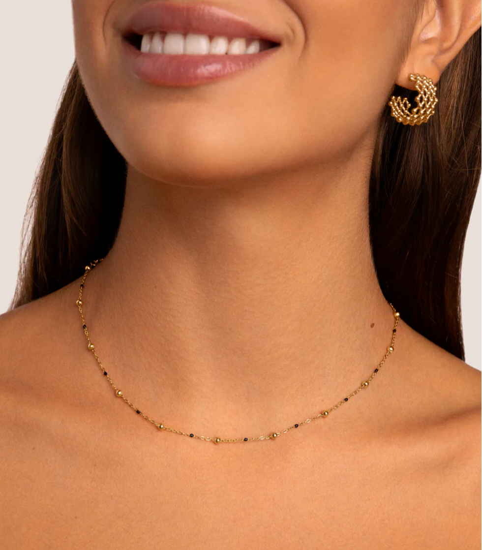 Collar Noir • Esencia Minimalista Bañada en Oro
