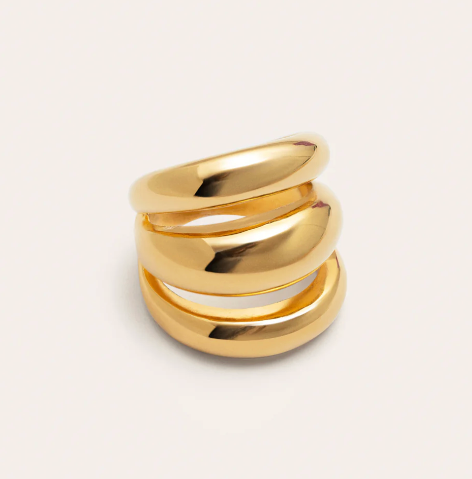 Anillo Aurea · Sofisticación Dorada y Volumen Vanguardista