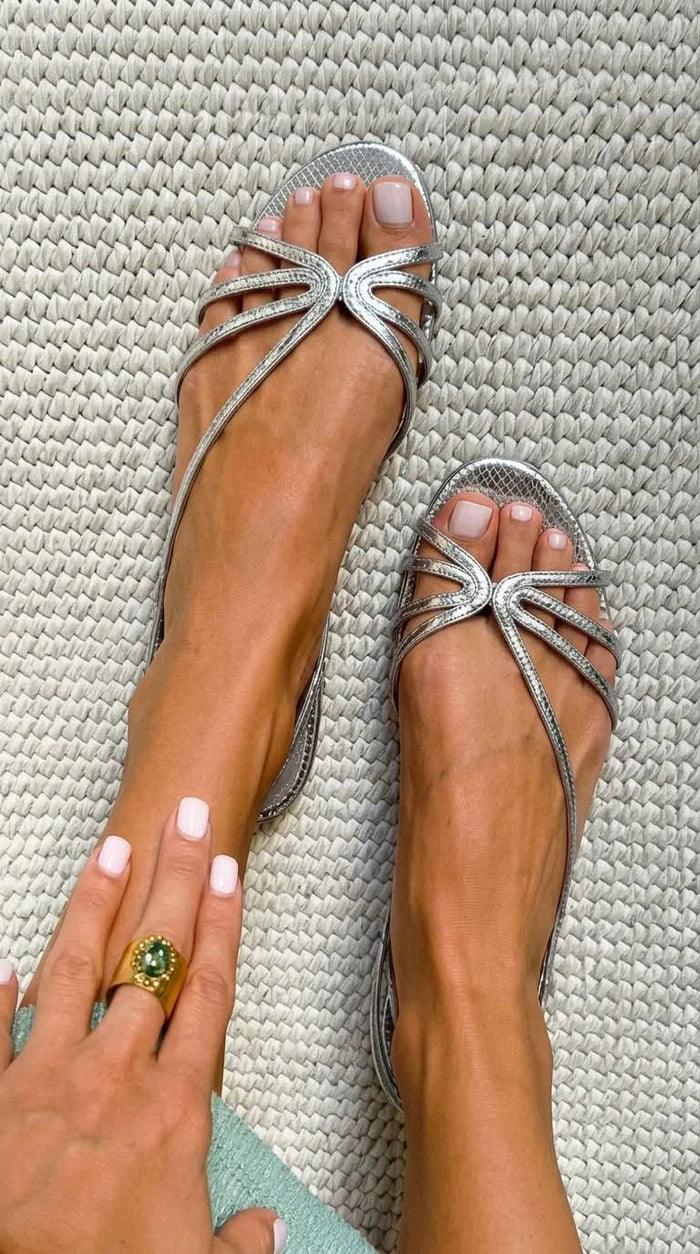 Sara - Sandalias doradas de elegancia veraniega